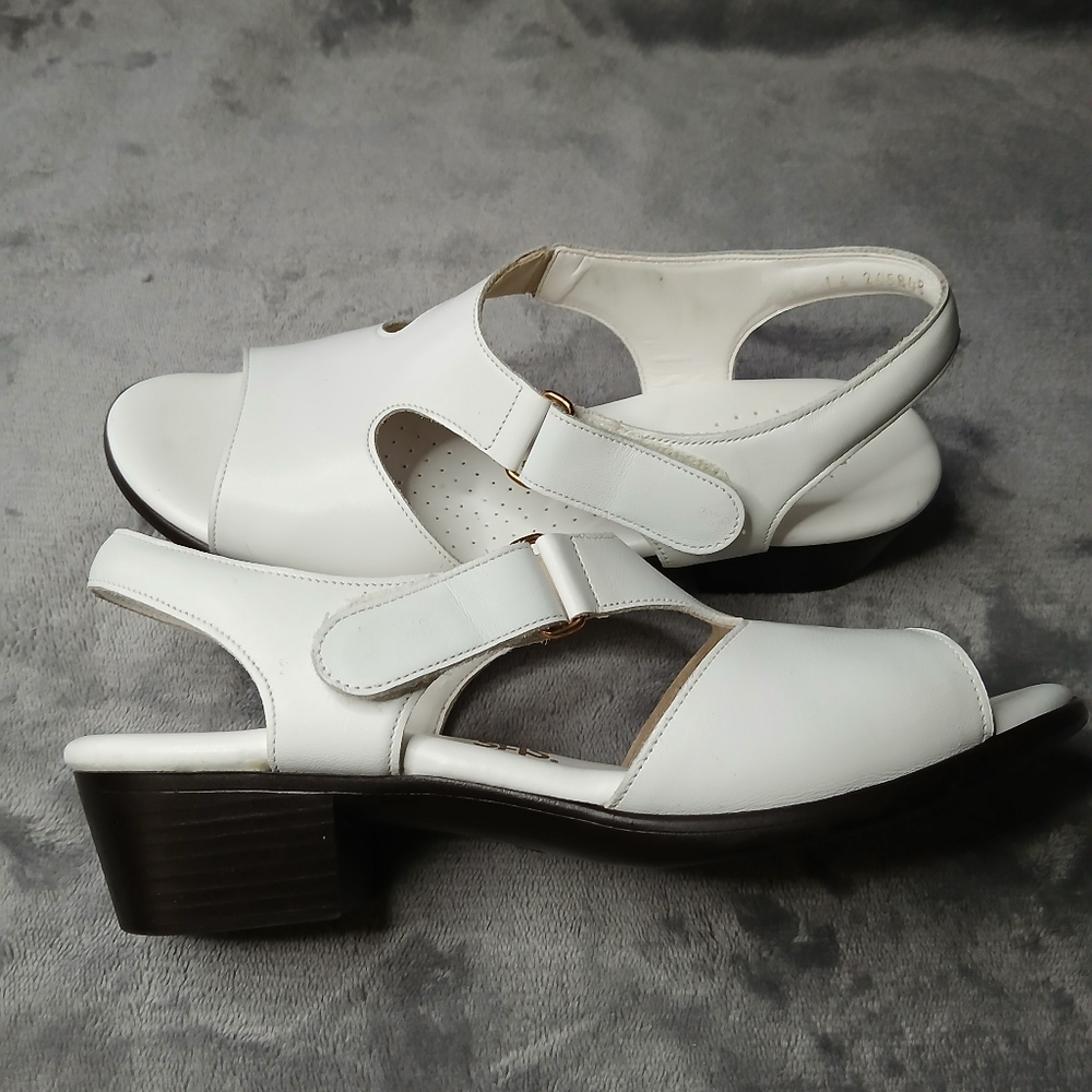 SAS‎ White Leather Sandals - Picture 12 of 16